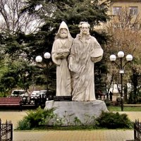 Памятник Братьям Айвазовским :: Елена (ЛенаРа)