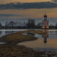 Церковь Покрова на Нерли в разлив. :: Борис Гольдберг