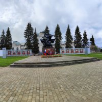 Памятник воинам-александровцам, павшим в Великой Отечественной войны :: Денис Бочкарёв