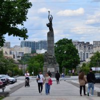 На проспекте...Месяц Май... :: александр донченко