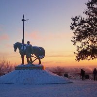 Памятник Первопоселенцу :: Пасечник 