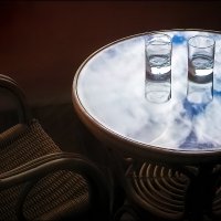 Натюрморт с облаками и порожними стаканами :: vedin 