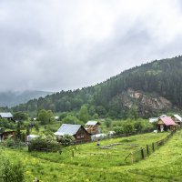 Поселок Айгир в Южноуральской тайге хмурым летним днём... :: Наталья Меркулова