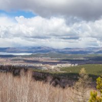 Ильменский хребет. Апрель. Миасс, Машгородок. (панорама) :: Алексей Трухин