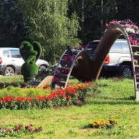 Июль...Городской скверик! :: Владимир 