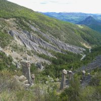 Французские резные скалы в долине реки Дюранс. :: unix (Илья Утропов)