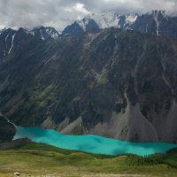 Горное озеро :: Евгений Тарасов 