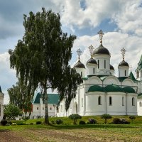 Часовня-костница и Преображенский собор :: Алексей Р.