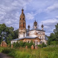 Храм у дороги :: Сергей Цветков