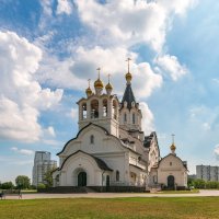 Храм святых равноапостольных Константина и Елены в Митино. :: Александр Теленков