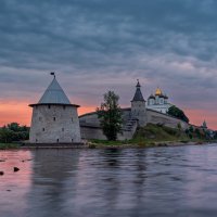 Псковский Кром (Кремль) :: Виктор Желенговский