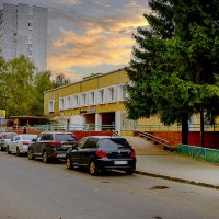 Городская зарисовка :: Владимир Кроливец