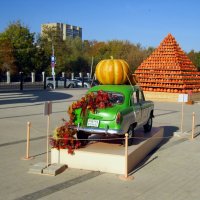 Фестиваль урожая в Торговом городке :: Galina Solovova