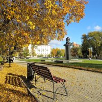 Октябрь в городе :: Лариса С.