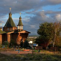 Храм-часовня преподобного Серафима Саровского. :: Сергей Воротников