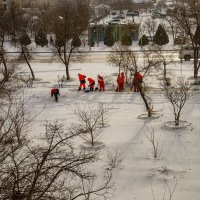 Чистка дорожки :: Анатолий Чикчирный