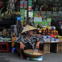 Вьетнамская торговка. :: Евгений 