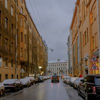 Прогулка по городу :: Александр Дроздов