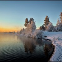 Холодный берег тёплого озера :: Василий Хорошев