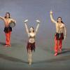 Танец с барабаном в балете "Баядерка" :: Лидия Бусурина