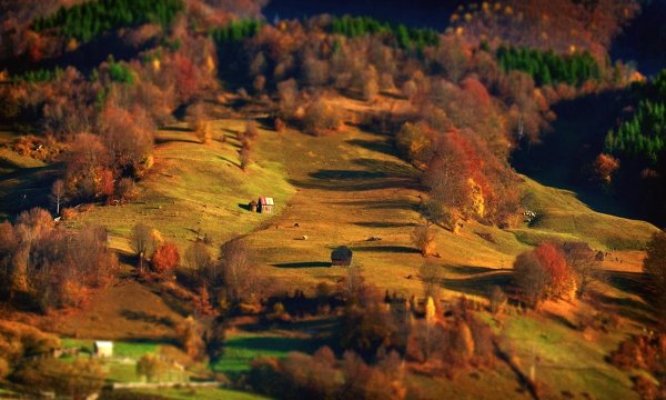 Утренние пейзажи в горах Румынии