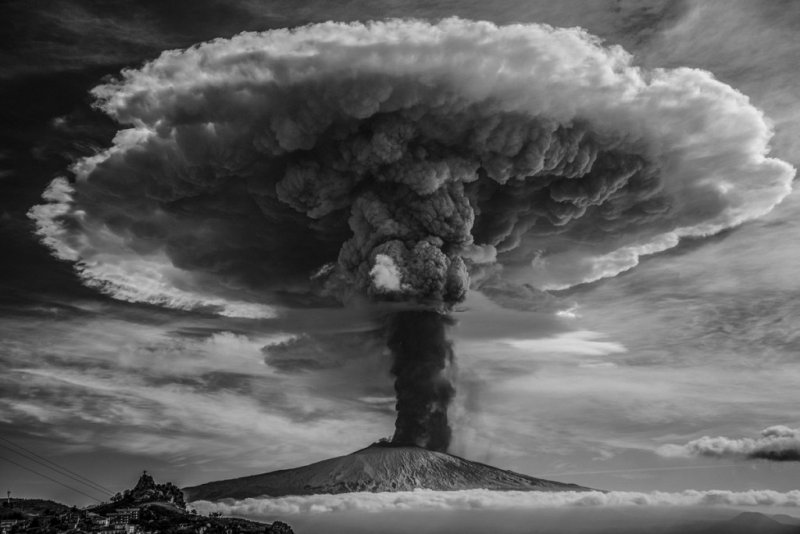 Автор фото: Джорджио Марио Фамиани. «Извержение Этны»