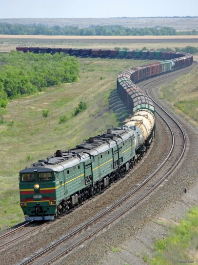 Diesel locomotive 3TE10MK-2355 with cargo train on(1)