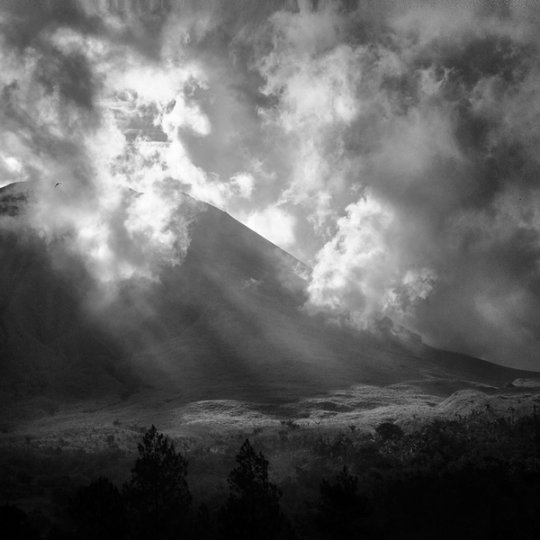 Потрясающие фотографии вулкана Бромо на острове Ява - №6