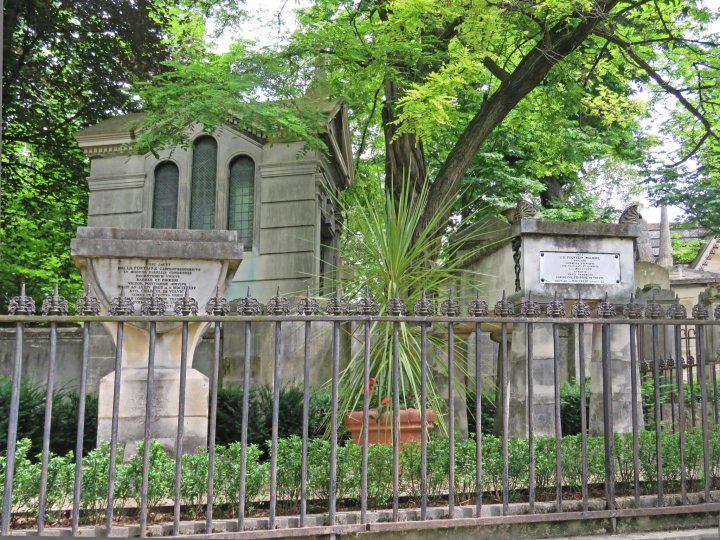 могилы  Мольера и Лафонтена