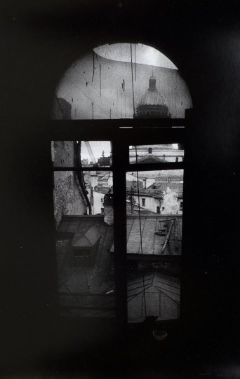 «Окно». Фотограф Борис Смелов.
