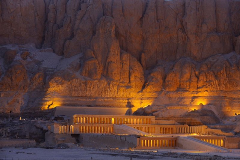 Храм Хатшепсут в Дейр-эль-Бахри («Священный священных»), Египет. Фотограф Кеннет Гаррет.