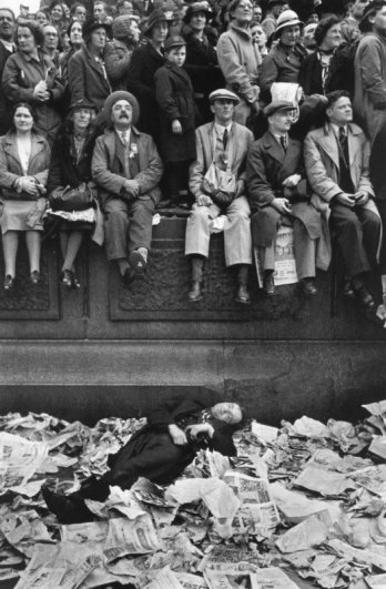 Трафальгарская площадь в день коронации Георга VI, Лондон, Великобритания, 1937 г. Уличные фото