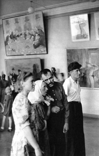 1954 Москва, В Третьяковской галерее2