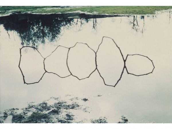 Andy Goldsworthy, Forked Twigs in Water Bentham, 1979