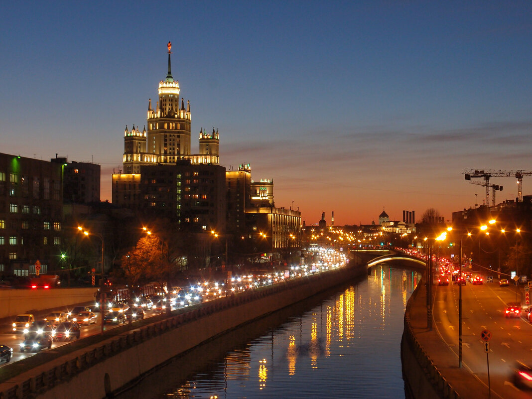Закат в городе :: photo view