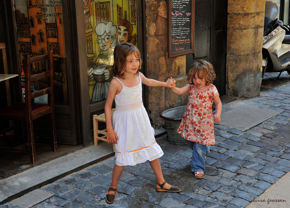 Лионские девочки - Elvira Martinova