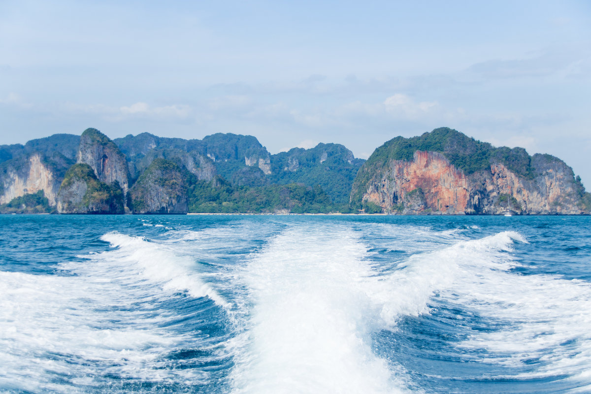 На всех парусах - Владимир Кувиков