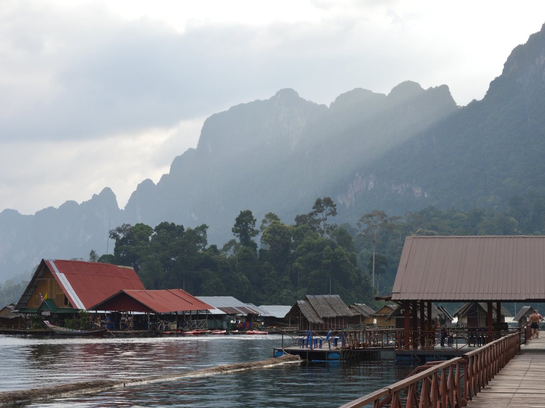 кажется дождь собирается... - Алексей 
