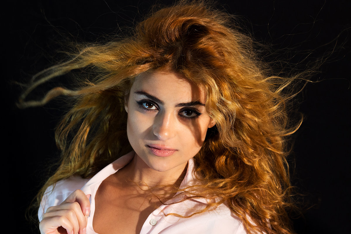 Студийный портрет девушки - Vahan Nersisyan