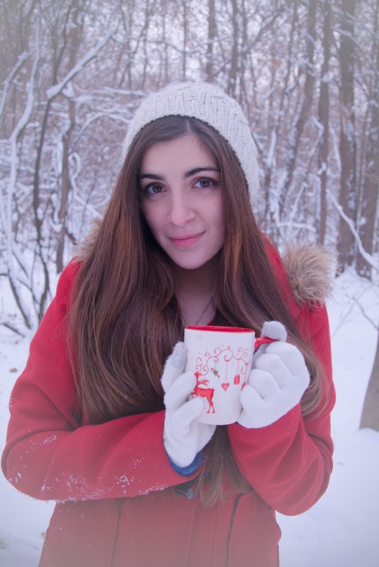 Зима в лесу с чашкой кофе - Виктория Абрамова