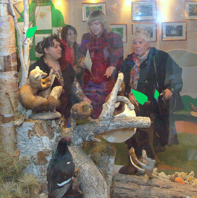 в музее... - Олег Петрушов