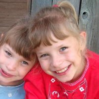 Две сестрёнки-близняшки :: Александр 