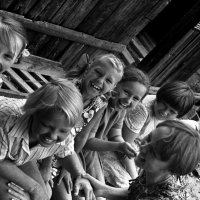 Девчонки смеются)) :: Николай Рамазанов 