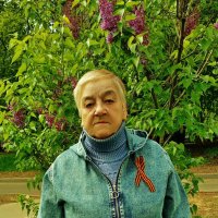 Весна,сирень,женщина :: Нина 
