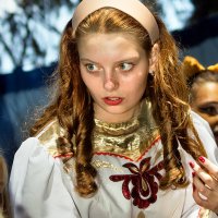 Жанровый портрет девушки :: Владимир Дядьков