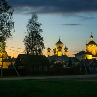 Улицы города :: Сергей Кочнев