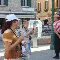 Венеция гандольер прячится от туристов :: Комаровских Владимир 