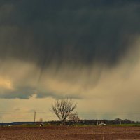 Кажется, дождь начинается... :: Валентина Данилова