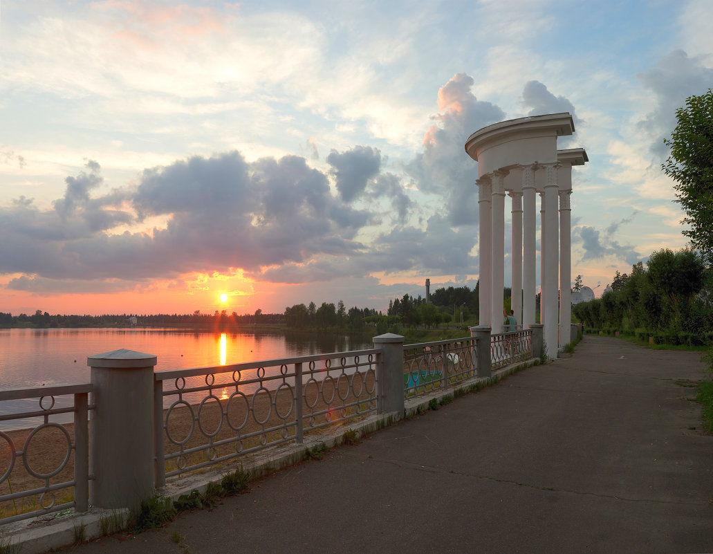 закат на городском озере - Дамир Белоколенко