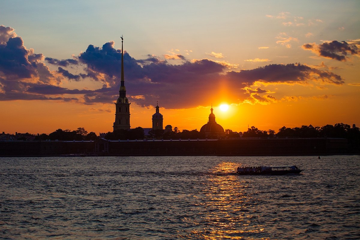 Sunset on Neva - Дмитрий Митев